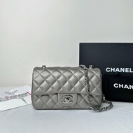 CHANEL CF 20金屬灰鏈帶包