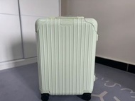 rimowa essential cabin hand carry size 21"