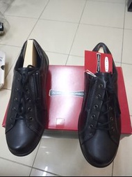 (大減價，所有於10月5 日前出清）日本製- 全日本製制Made in Japan Achilles Sorbo 真皮黑色健康鞋size 22.5
