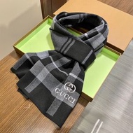 Gucci outlet 圍巾 男女同款