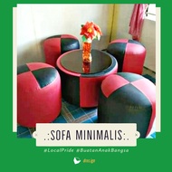 sofa dan meja minimalis dari botol bekas