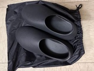 Yeezy YZY SL-01 黑色拖鞋 8 碼