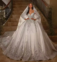 Gaun Pengantin Mewah Satin Model Balon dengan Renda Mutiara Manik-manik Lengan Panjang Leher Transpa