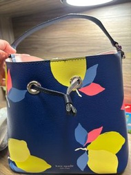 Kate Spade 檸檬印花大水桶包（購自加拿大）