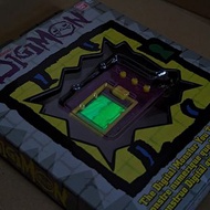 🔮水晶透紫+夜光Mon🔮20週年版本🎊數碼暴龍 Digimon 暴龍機一機可養2隻👥  (配色限定蛋🥚= 露娜獸🌙) Glow-in-the-dark Screen