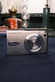 〔Ｇ.S.〕 特選近新品Fujifilm Finepix F30｜ 熱門新手CCD相機 ｜