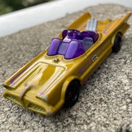 HOT WHEELS BATMAN BATMOBILE