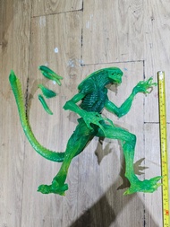 (數十年唔知價，自出合理價高者得) 10吋高FuRyu 透明螢光綠色"異形 Alien"SSS Premium Big Figure玩具公仔數隻