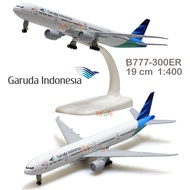 Garuda Indonesia Boeing B777-300ER 19 cm 1:400 Diecast Aircraft