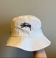 Stussy 漁夫帽