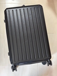 日本牌子Raku Journey Black and Grey Suitcase 行李箱