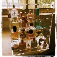 Large stepped perfume rack with door, dustproof perfume display box, acrylic skin care transparent d