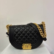 CHANEL黑荔枝牛皮金釦馬鞍包