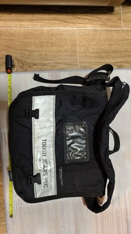 Tough Jeansmith 黑色郵差包