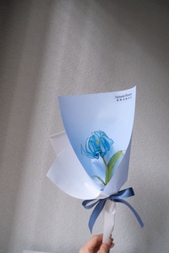 靜藍單朵鬱金香花束