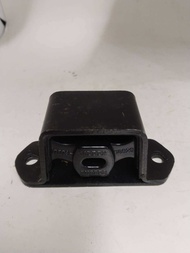 ยางหิ้วท่อไอเสีย ยางหิ้วท่อรถ ปลายท่อโตโยต้า โคโรน่า TOYOTA CORONA AT171 ST171 (ขาข้างตรง) 17573-740