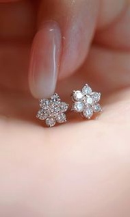 40分超閃花鑽石18k白金耳釘 耳環
0.40ct Diamond 18kWhite Gold Earrings