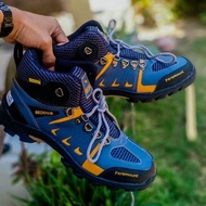 . BECKHAM PARAMONT MOUNTAIN BOOTS