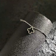 Gelang Tangan Rantai Clover Bunga Hitam Korea Style Terbaru / Gelang Tangan Wanita Bahan Titanium