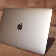APPLE MacBook PRO (2017) i5 8G 256G SSD 13.3″ touch bar laptop（二手）99%