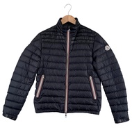 成色極佳 ▲ MONCLER Daniel 標誌貼片土耳其捲邊輕薄羽絨外套 黑色 0碼 正品 男款