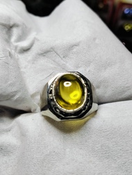 batu cincin yakut kuning