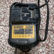 故障 零件機 得偉 DEWALT DCB105 充電器