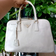 Preloved Tas branded Prada Milano White Hand bag Wanita kulit 