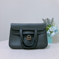 HERMES 愛馬仕夏桑中號多用途肩帶包包HALZAN 25 TC SKIN NOIR X GHW STAMP B