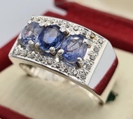 男女皆宜的藍寶石戒指，天然錫蘭藍寶石飾品，未加熱，未處理，純淨的尼藍寶石。