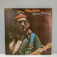 AA128-54 LP TERPAKAI [ WILLIE NELSON - SWEET MEMORIES ] USED LP < G >