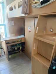 工人床，上床下櫃Wooden loft bed with built-in desk and wardrobe