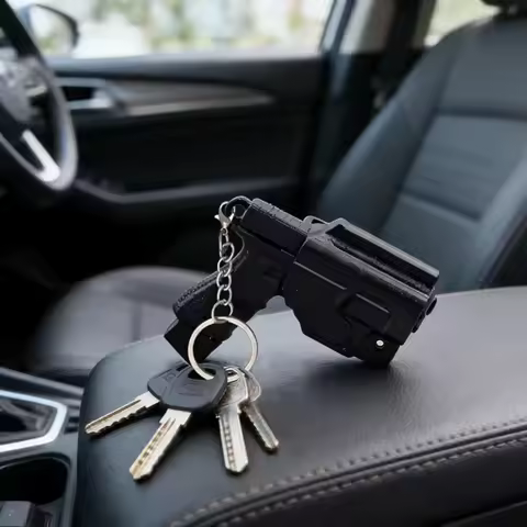 Men's Keychain Mini Pistol Shaped Keychain For Small Gifts Given To Guests At Parties Keychain Souve