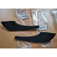 *   TOYOTA ZGE20 WISH 2009-2013 FRONT WINDSCREEN WIPER GRILLE SIDE SEAL, COVER/ GARNISH DEPAN CERMIN