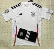เสื้อฟุตบอล ทีมชาติ เยอรมัน เสื้อพร้อมกางเกงชุดกีฬาเหลือผ้าดีใส่สบาย 2024/2025