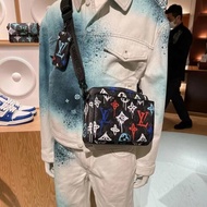 LV Trio塗鴉三合一郵差包