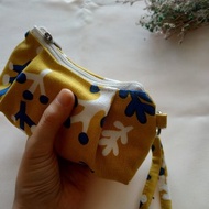 手拿包 收納包 打摺包 胖胖水餃造型 珊瑚草