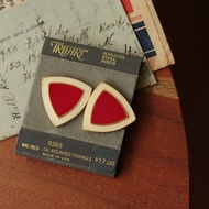 -古董摩登復古Vintage雙色紅白三角琺瑯針式耳環 Trifari p67