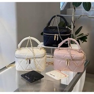 Free Box ck Arwen Quilted Bag - Women's Sling Bag - Women's Bag 1400 Sling Bag Women