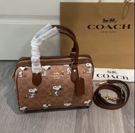 COACH- 史努比联名枕头包 cBM33 Snoopy 超可爱