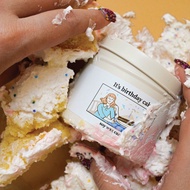 Summerstuff.marine - It's birthday cake soy wax candles (180g) กลิ่นเค้ก+วนิลา หวานๆ ของขวัญ เทียนหอ