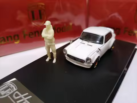 Longfeng Lf 1:64 Honda S800 Two-door Alloy Sports Car Model With A Mannequin, Same As Andy L