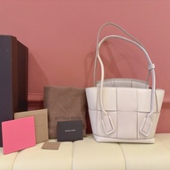 Bottega Veneta BV Mini Arco Tote 編織托特包（奶白/乳白）｜附原廠收納盒、防塵袋、鏡子、