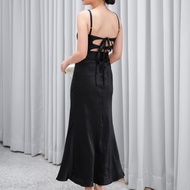 Yume - Odette Dress in Black | Dress satin semi-backlessWanita for weddings simpleELEGAN