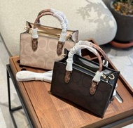 COACH Maggie Tote25  多色 雙肩包 流浪包 風琴包 馬車 枕頭包 旅行包 斜孭袋 手袋 水桶包 老花 牛仔 絲絨 拼色 雙肩包 背囊 禮物 情人節 書包 聖誕節 紀念日 背包 ba