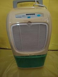 美的抽濕機 20L