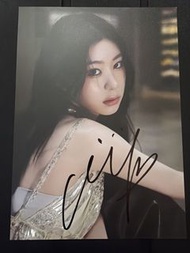 Itzy 彩領 tunnel vision 親筆簽名