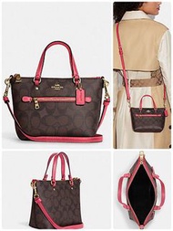 包郵🌟Coach Mini Gallery Crossbody In Signature Canvas✅美加outlet正品✅可提供單據