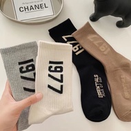 European Goods Trendy Socks 1977 Men Women Stockings Trendy Solid Color Black White Couple Digital S