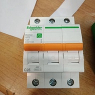 MCB DOMAE NEW SCHNEIDER 25A 32A/3 PHASE 3P 32A 25A 3PHASE Original Original AND TRUSTED